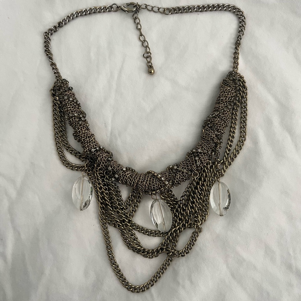 Elegant Gold Chain Necklace with Crystal Accents - Picture 2 of 2